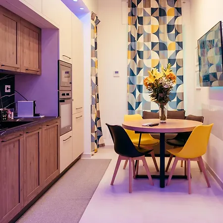 30' Walk Vatican & Stadium Art, Smart Home *